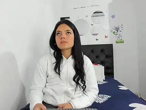 Aura_velour21 webkamerás műsora