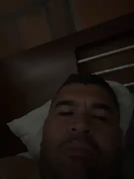 Adrian128433 Pertunjukan Webcam