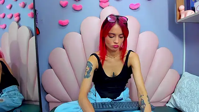 luci_miller Adlı Modelin Canlı XXX Sohbeti