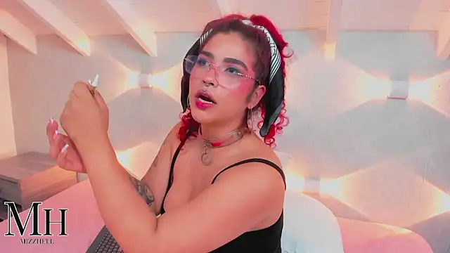 دردشة MizzHell الجنسية المباشرة