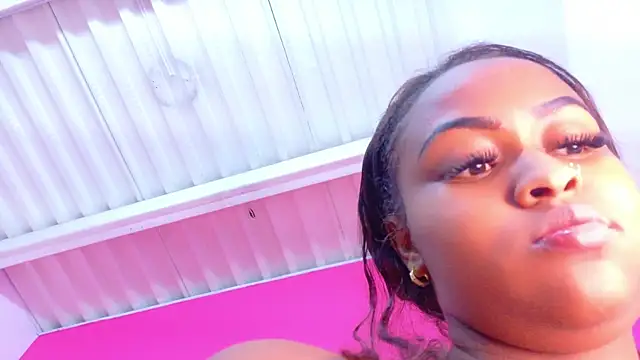 MySugarmoomyのライブXXXチャット