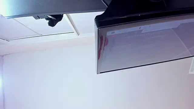 KAMI_HUGEASSのライブXXXチャット