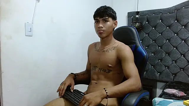 luka_big18 লাইভ XXX চ্যাট