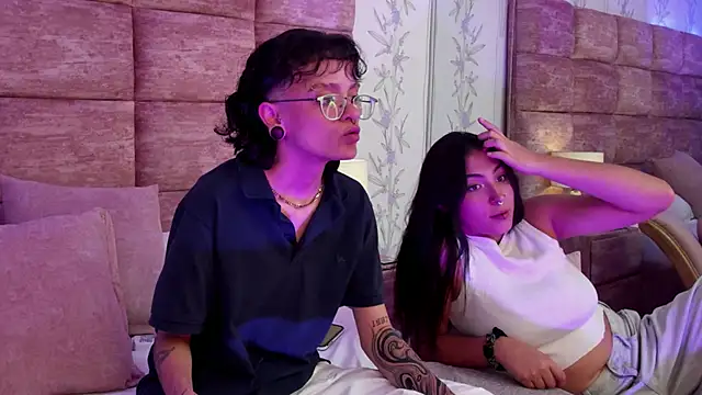 CaliferAndAurora Chat XXX in diretta