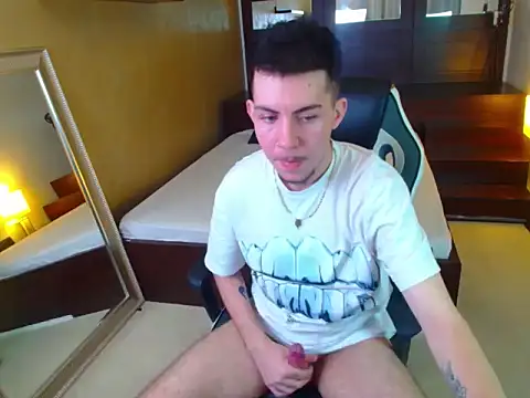 KrewVaughn webcam show