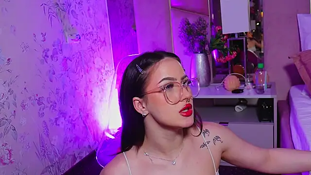 LucyLextonX's Live XXX Chat