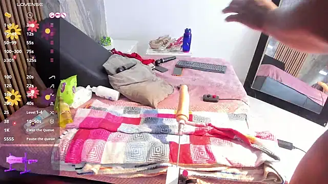 LauraSaenz01: απευθείας συνομιλία ΧΧΧ