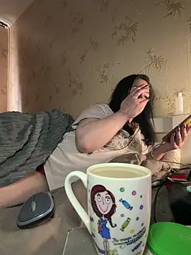 Naughtbaby_2025 élő XXX-chatje