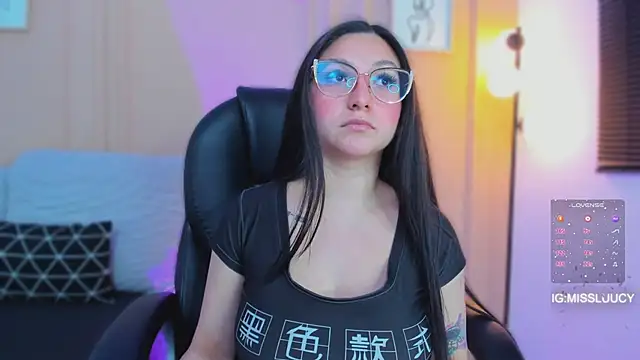 lucy_neil 即時 XXX 聊天