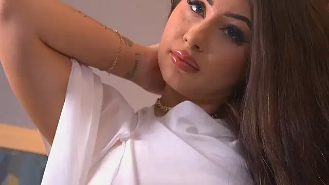 Valentina_Oliver Adlı Modelin Canlı XXX Sohbeti