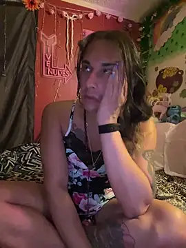 Show modela TranSexualJade95 na web-kameri