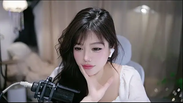 Cecily Chat XXX live