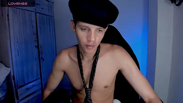 tylernova Chat XXX live