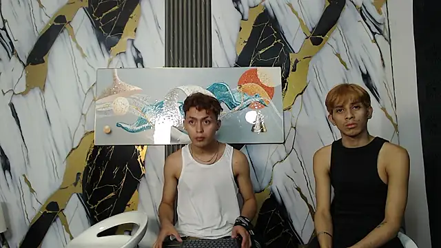 VERY_HOT_GUYS' Live XXX Chat