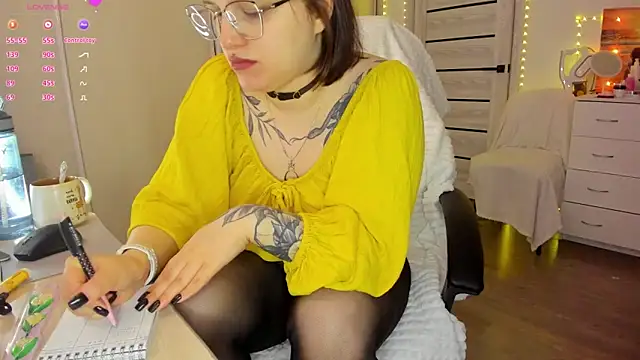 Ophelia_mm Chat XXX in diretta