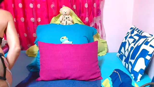 Chat +18 de SLUTTYROXY ao vivo