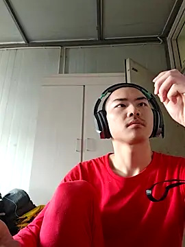 dyjdddttj: διαδικτυακό σόου στην κάμερα