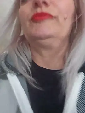 LadyTouch Adlı Modelin Canlı XXX Sohbeti