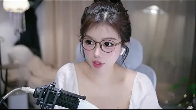 Cecily 现场XXX聊天