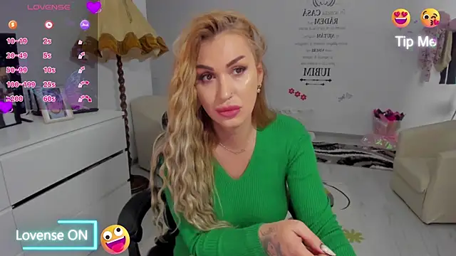 Nicol2Naya's Webcam Show