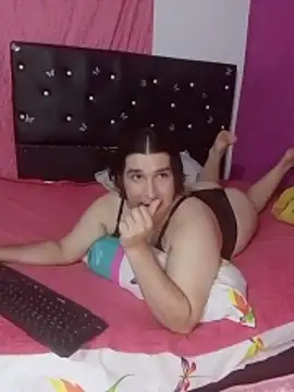 Pokazy przed kamerką – Kaissydoll