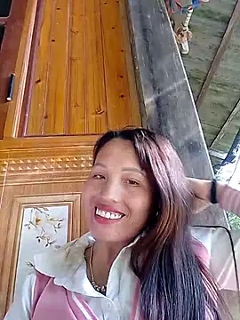 Gummiesu 网络视讯表演