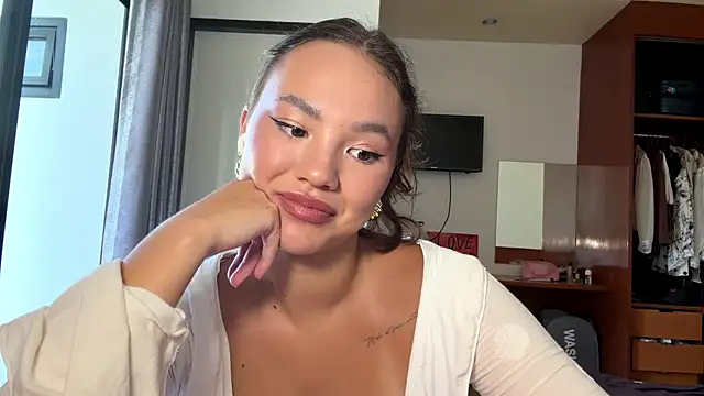 kamila_18_french Chat XXX in diretta