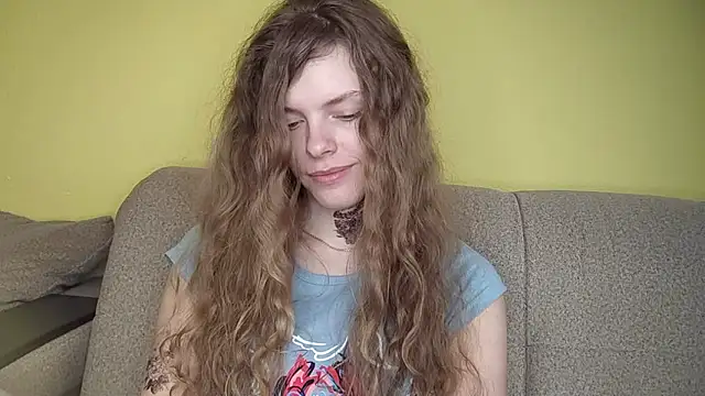 Chatroom XXX en direct de RayaNenlia