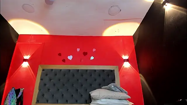 YayaHilton's Live XXX Chat