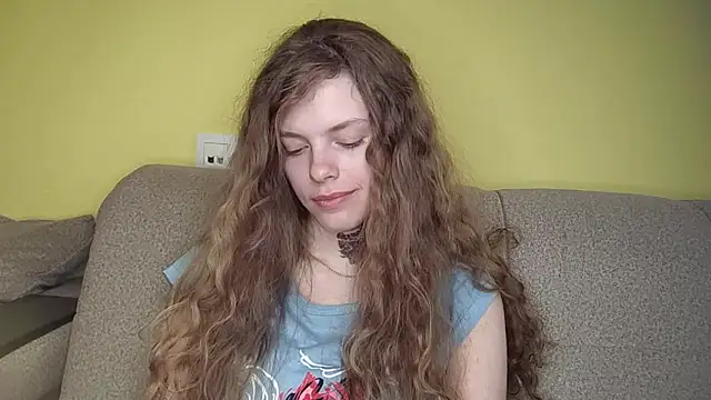 Chat +18 de RayaNenlia ao vivo