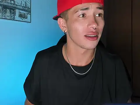 noahsaint Show in webcam