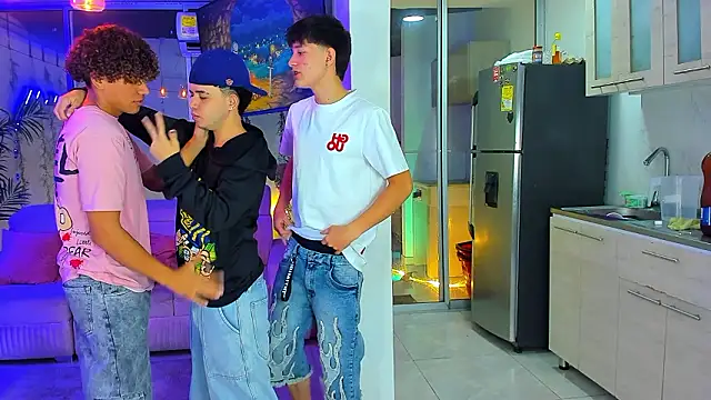 Houseofwarrios Chat XXX in diretta