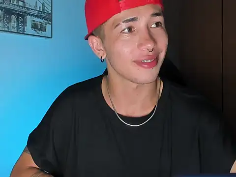 Вебкам-шоу noahsaint