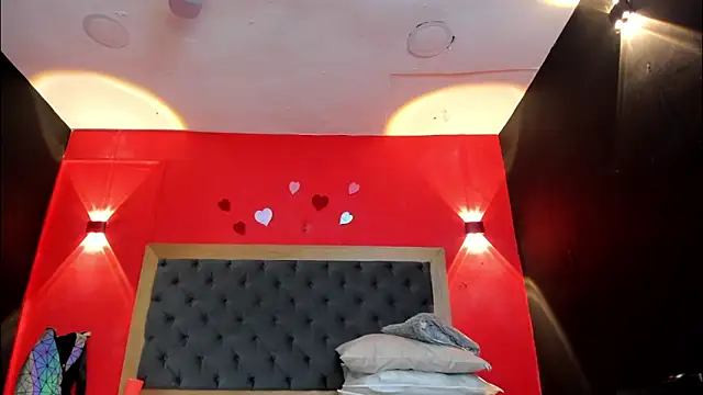 YayaHilton লাইভ XXX চ্যাট