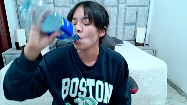 laureentt_ লাইভ XXX চ্যাট