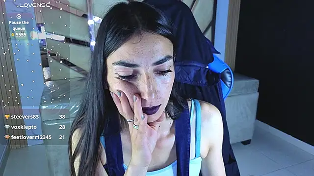 Maily_a_ Chat XXX in diretta