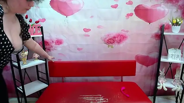 NeonilaLisova – Kamerová šou