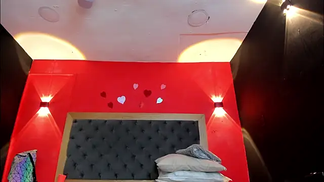 YayaHilton Chat XXX in diretta