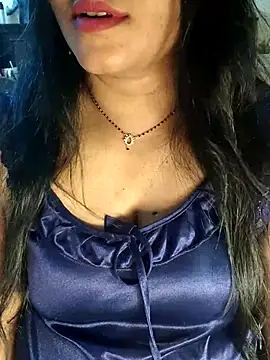 Anusri_359359 Adlı Modelin Canlı XXX Sohbeti