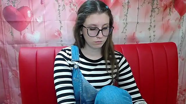 LilianaShine Adlı Modelin Canlı XXX Sohbeti