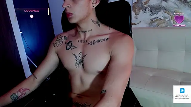 Jay_Taylor1_ Show in webcam