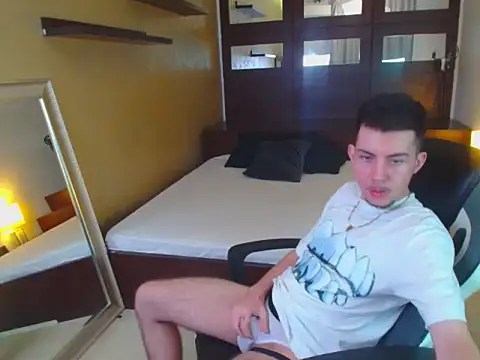 KrewVaughn – webcam-show