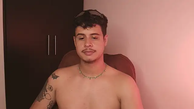 دردشة BjornSteel الجنسية المباشرة