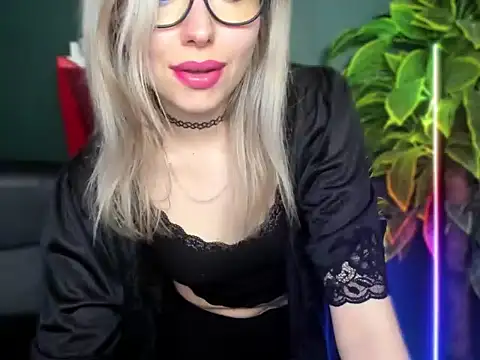 loveHeidi: онлайн-секс-чат