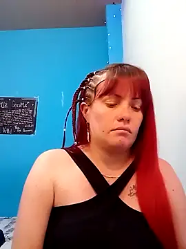 carolinhe_'s Live XXX Chat