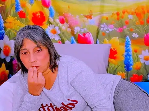 indianroxy's Live XXX Chat