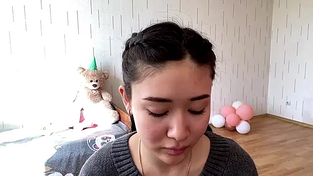 YourMiIan Live XXX chat