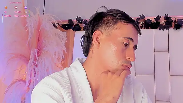 Czat XXX na żywo – Mr_aronnn_