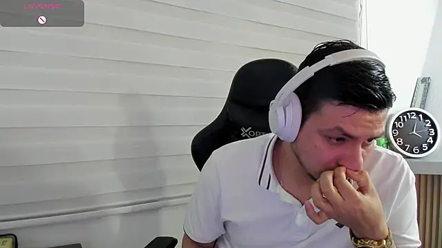 Rick_Adams Show in webcam