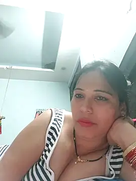 Poojabhabi101 Adlı Modelin Canlı XXX Sohbeti